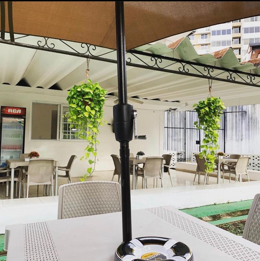 Hostal Familiar Carmencita Panama City Eksteriør billede